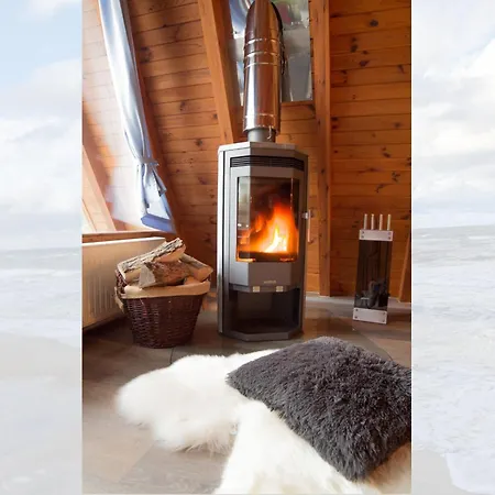 Zinnowitz, Finnhuette Am Ostseestrand *